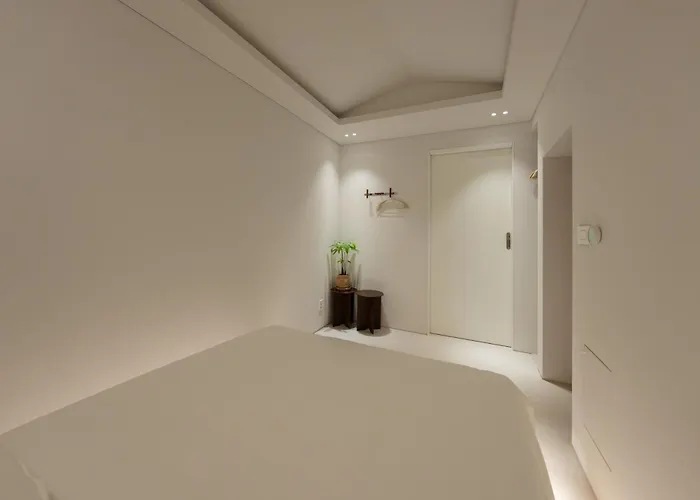 Au Ddp Plaza Myeongdon *
